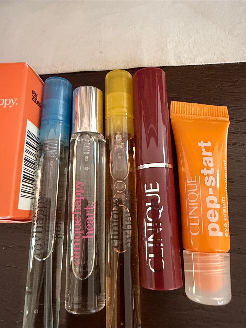 9 “CLINIQUE” Brand New Perfume and facial products - Picture 2 of 5
